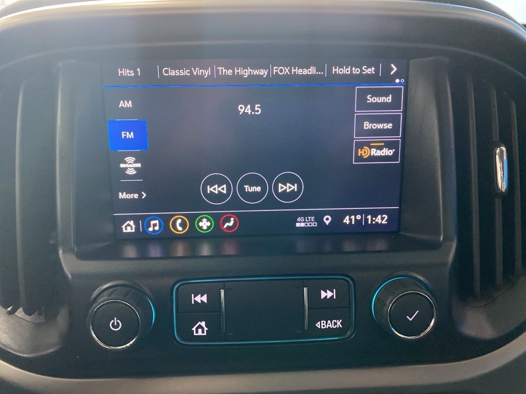 2022 Chevrolet Colorado Z71 photo 2