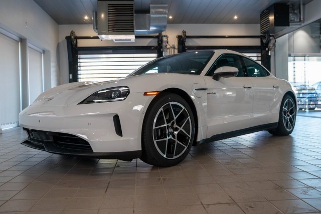 2025 Porsche Taycan 