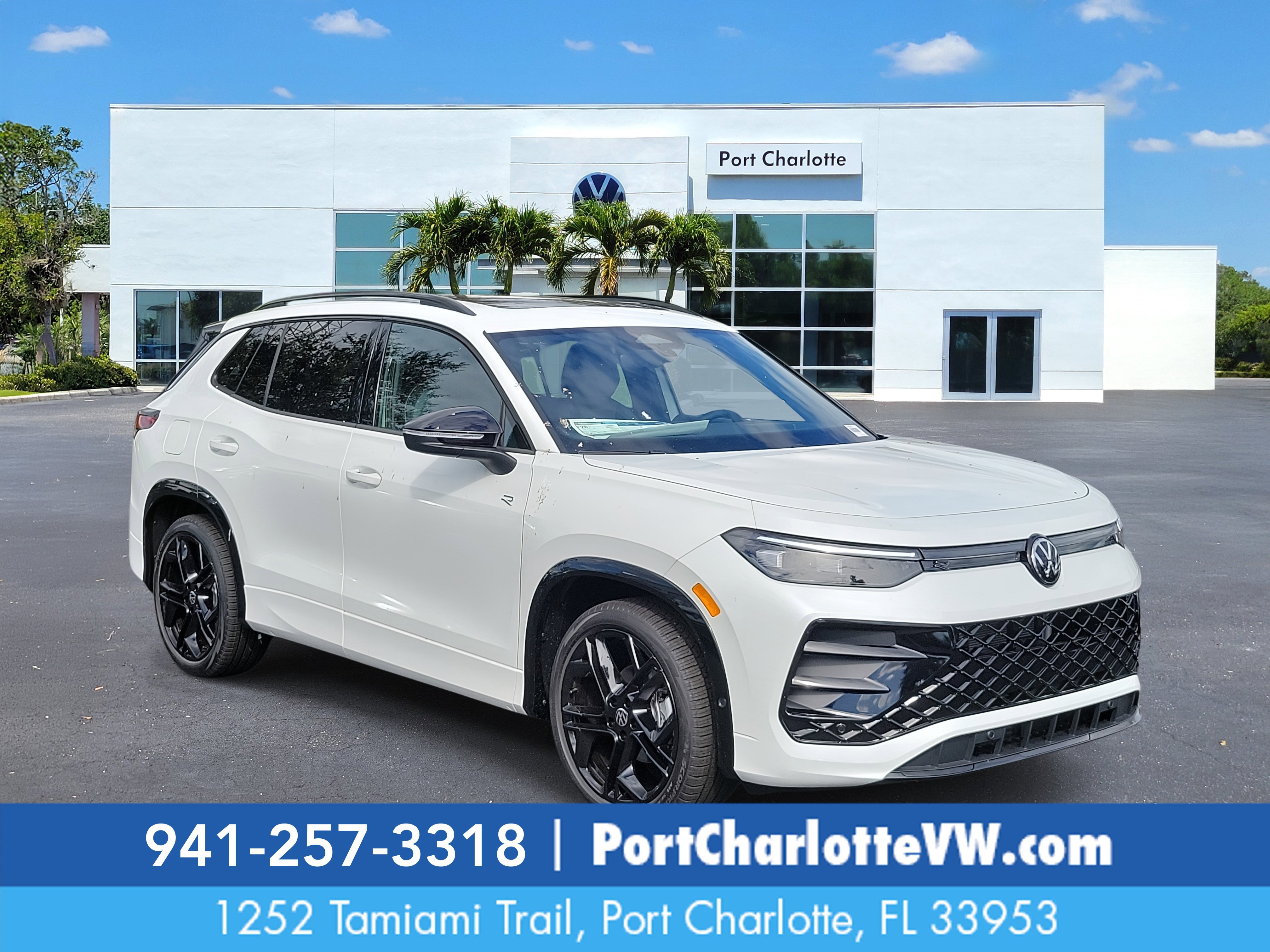 2026 Volkswagen Tiguan SE R-LINE BLACK's photo