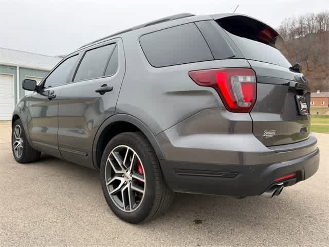 2019 Ford Explorer Sport photo 4