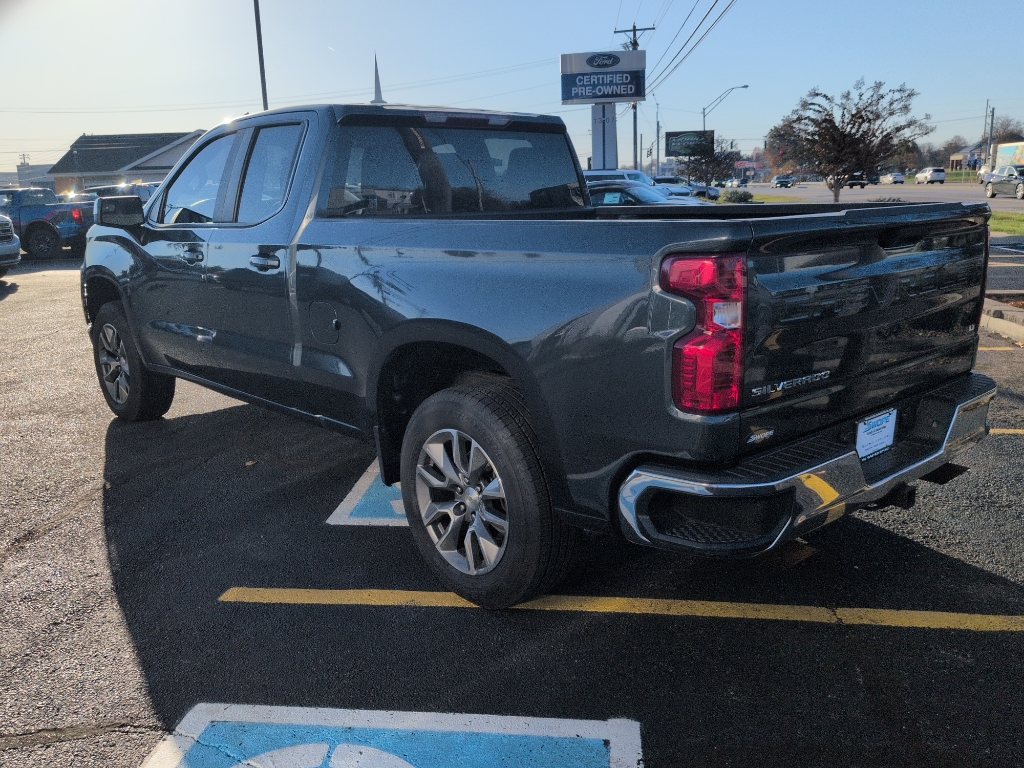 2020 Chevrolet Silverado 1500 LT photo 4