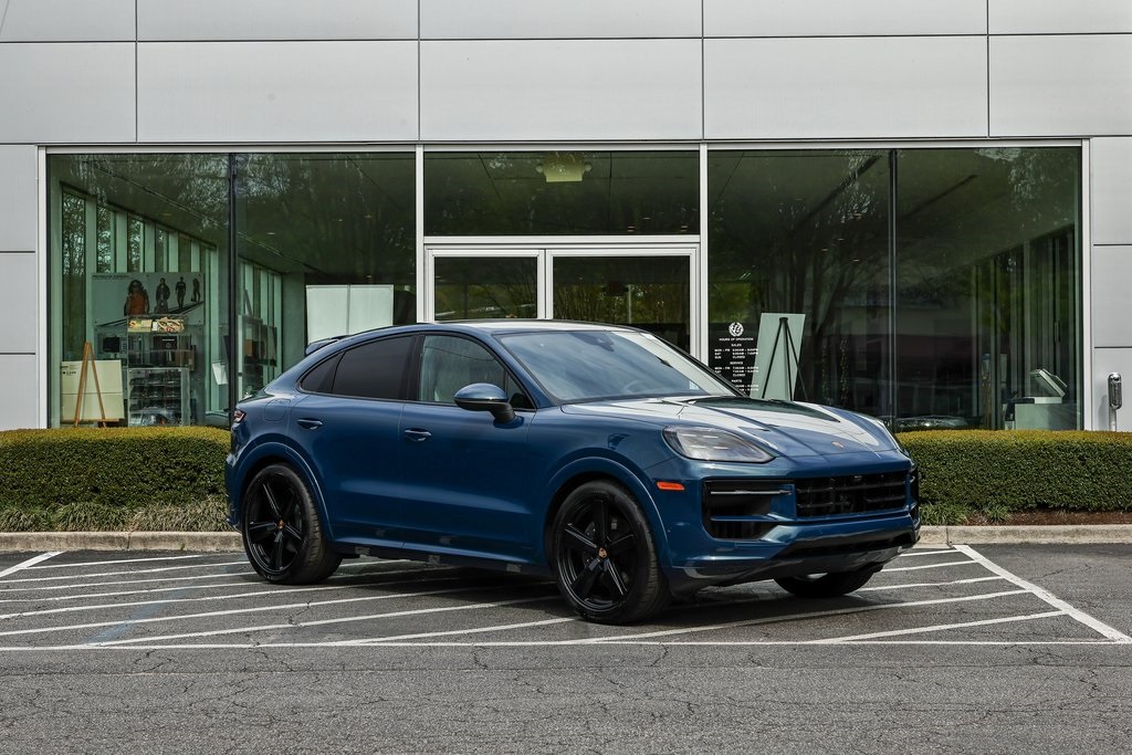 2025 Porsche Cayenne photo 9