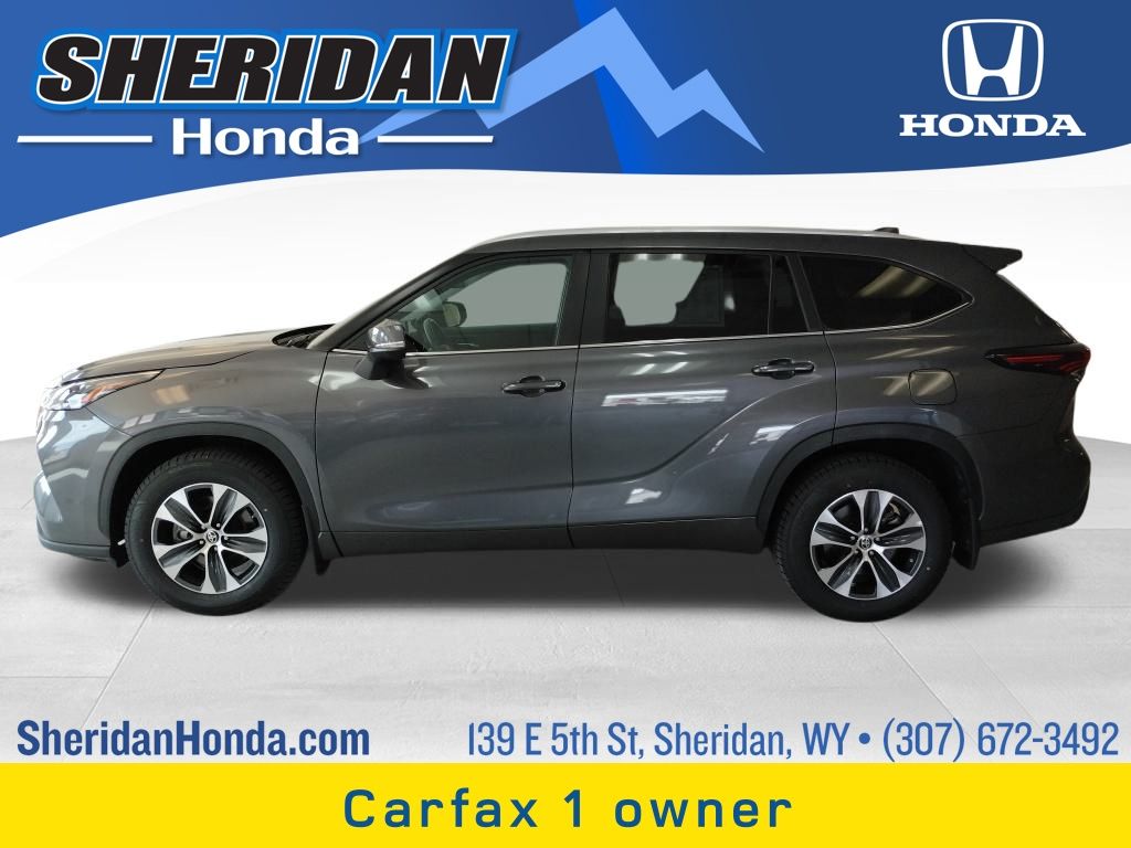2024 Toyota Highlander XLE's photo