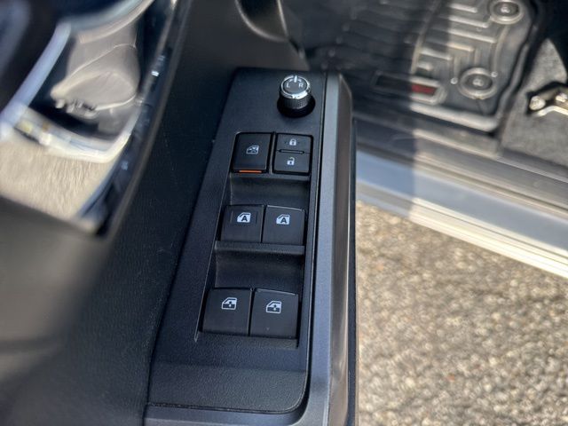 2017 Toyota Tacoma SR V6 photo 16