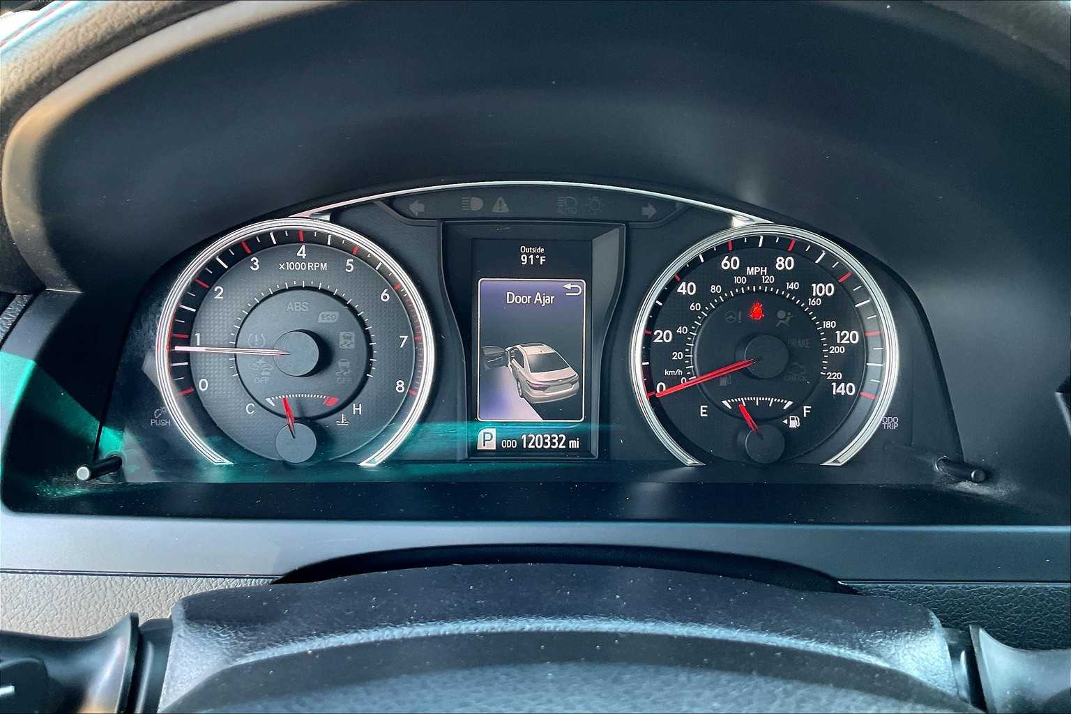 2016 Toyota Camry SE photo 24