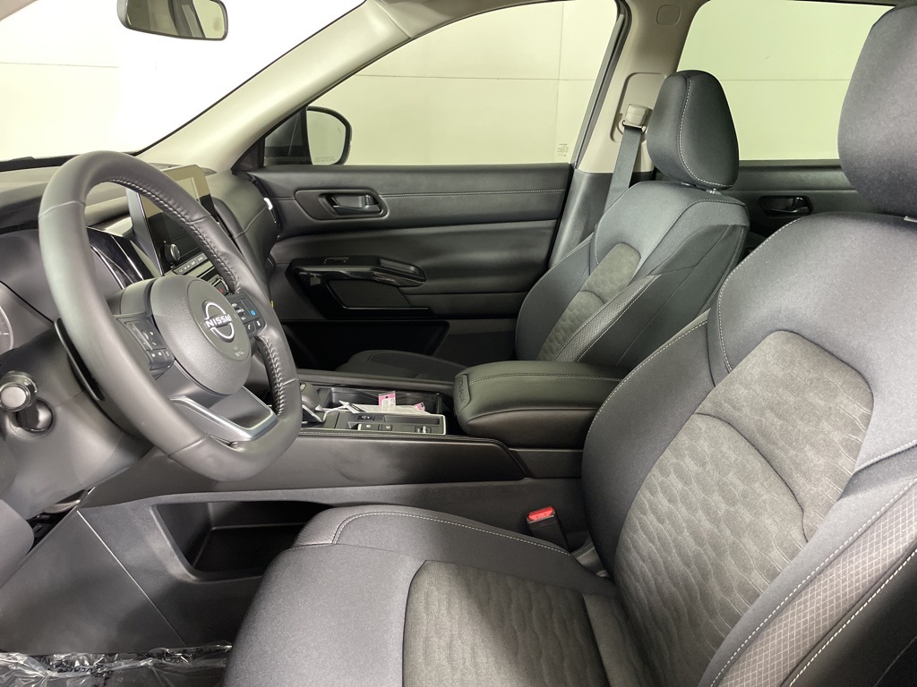2025 Nissan Pathfinder SV photo 20