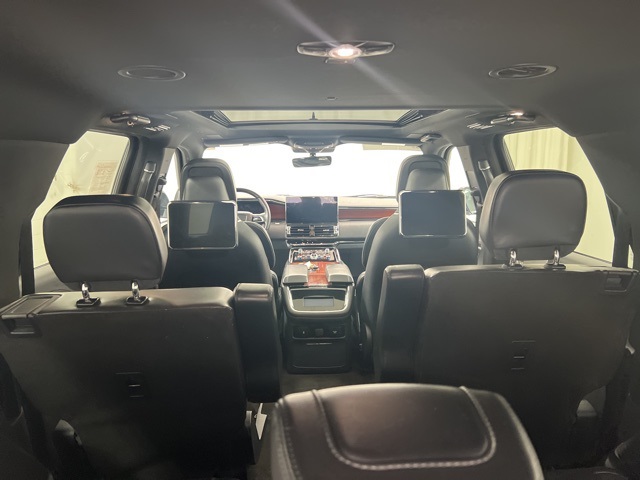 2023 Lincoln Navigator L Reserve photo 9