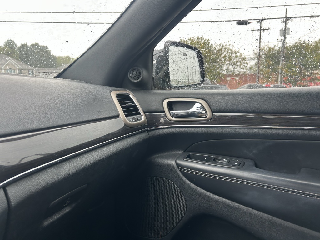 2017 Jeep Grand Cherokee Overland photo 19