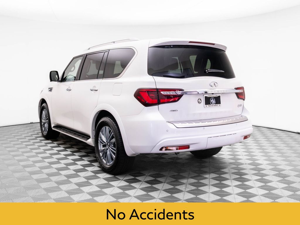 2024 Infiniti QX80 Luxe photo 3