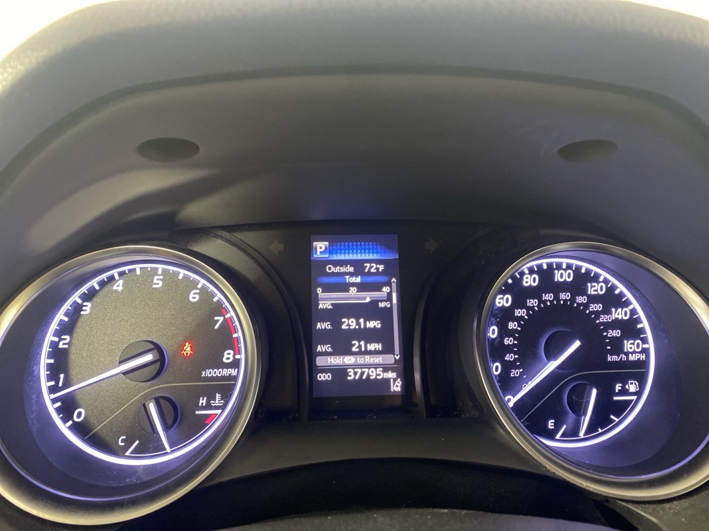 2018 Toyota Camry SE photo 23