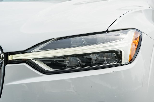 2021 Volvo XC60 Inscription photo 12