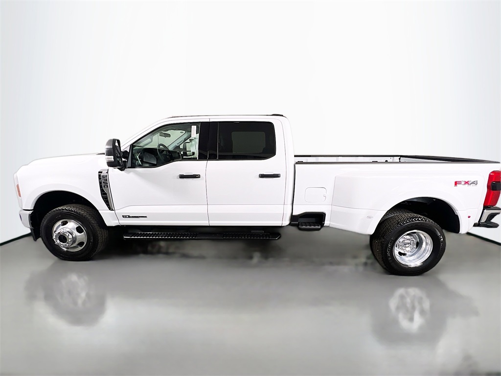 2025 Ford F-350 XLT photo 6