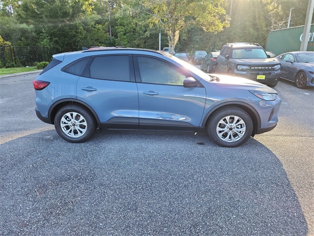 2025 Ford Escape Active photo 2