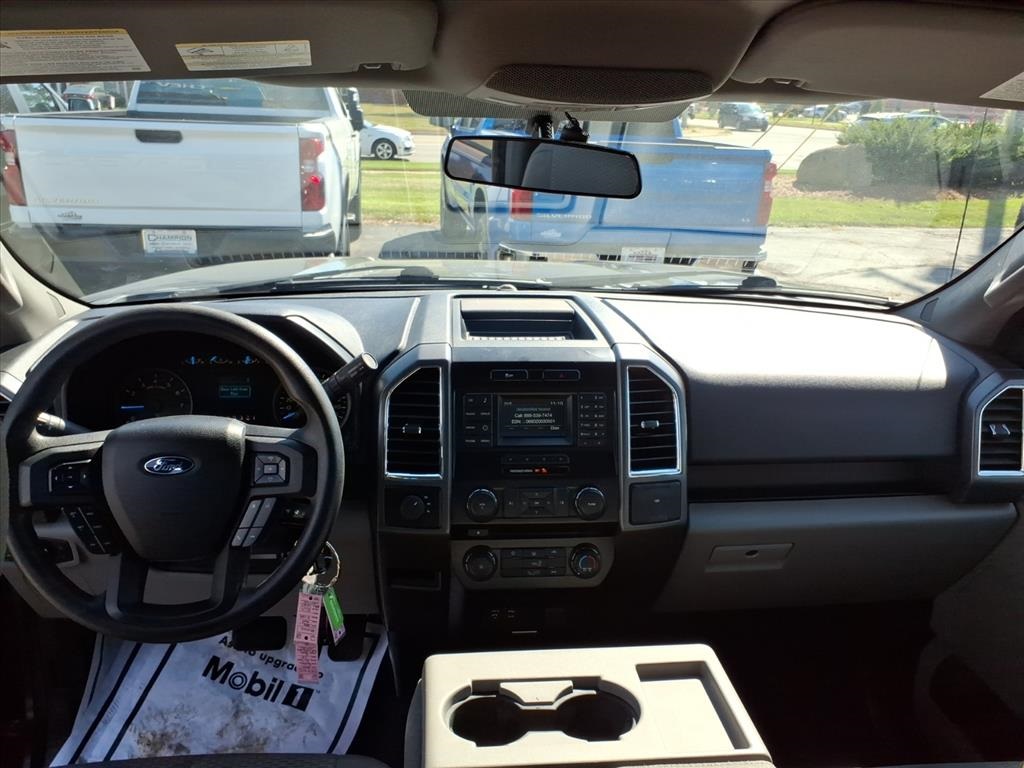 2015 Ford F-150 XLT photo 9