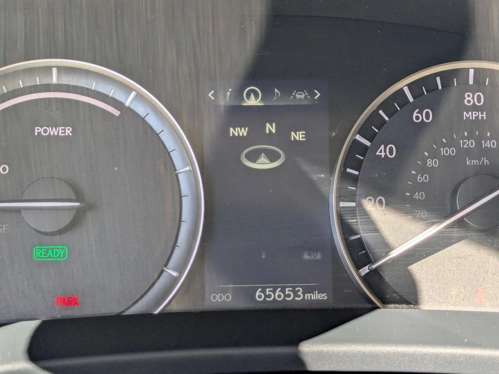 2022 Lexus RX 450hL photo 10
