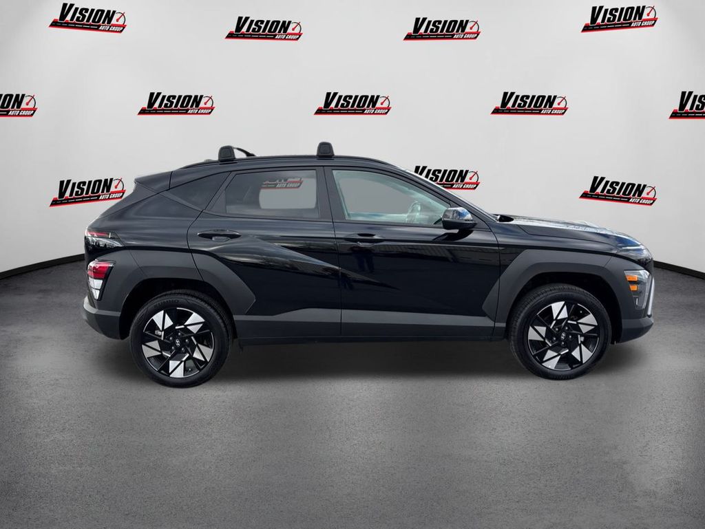 2025 Hyundai Kona SEL photo 2