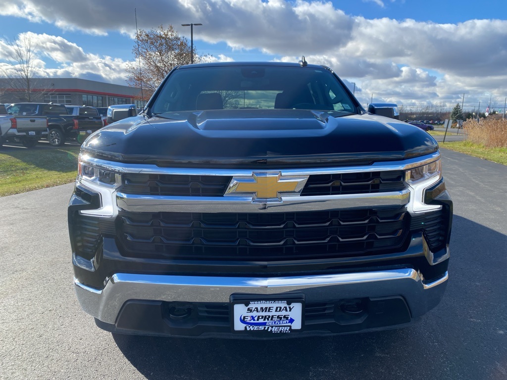 2025 Chevrolet Silverado 1500 LT photo 2