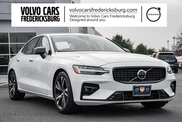 2024 Volvo S60 Plus's photo