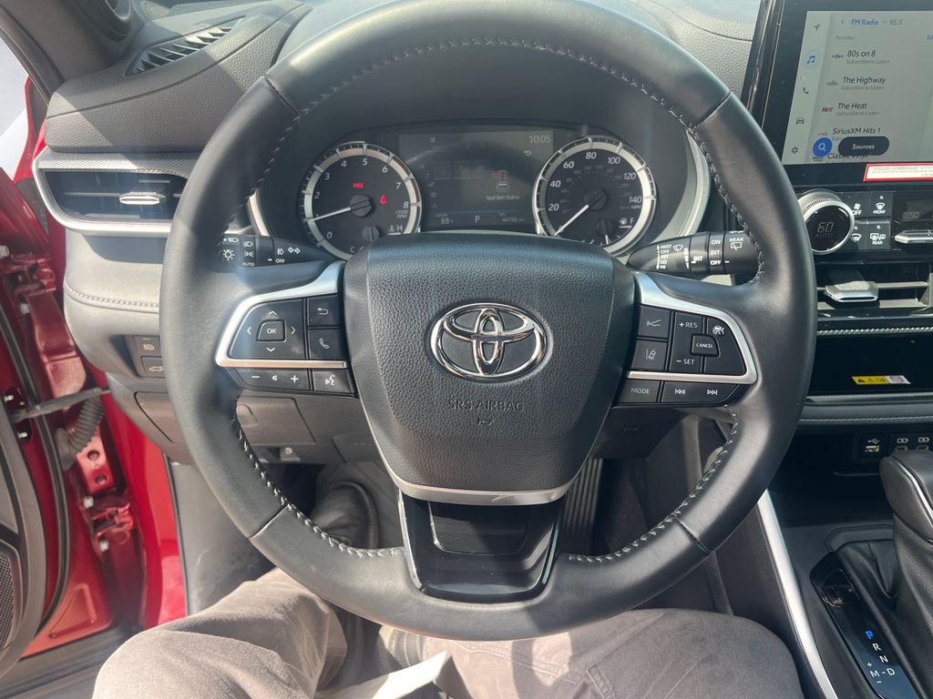 2023 Toyota Highlander XSE photo 9