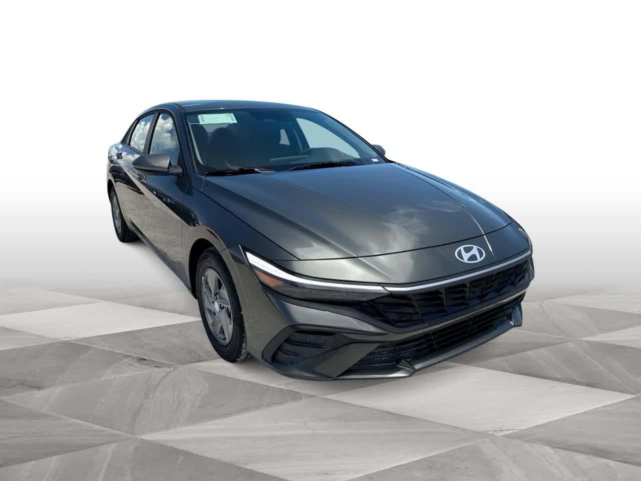 2025 Hyundai Elantra SE photo 2