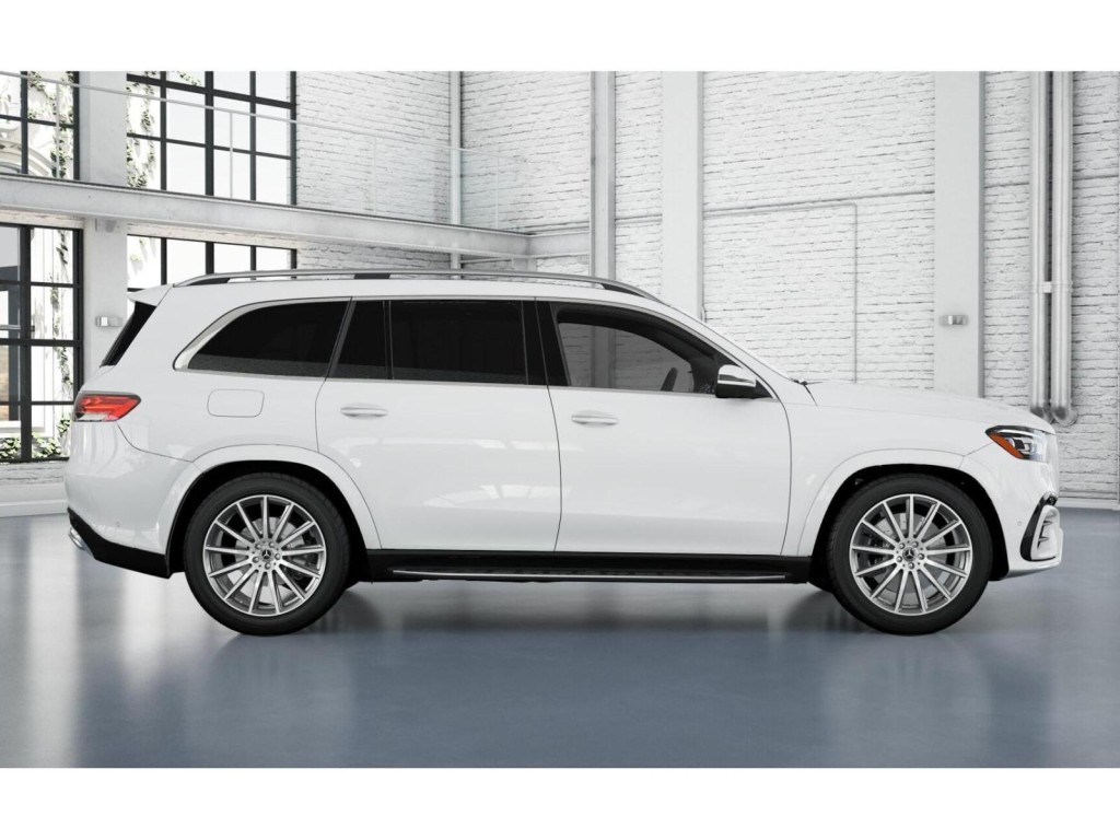 2026 Mercedes Benz GLS 450 4MATIC photo 2