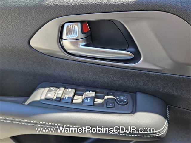 2025 Chrysler Voyager LX photo 24