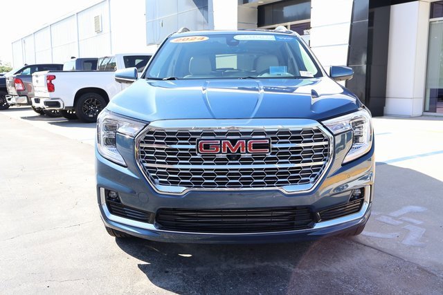 2024 Gmc Terrain Denali photo 2