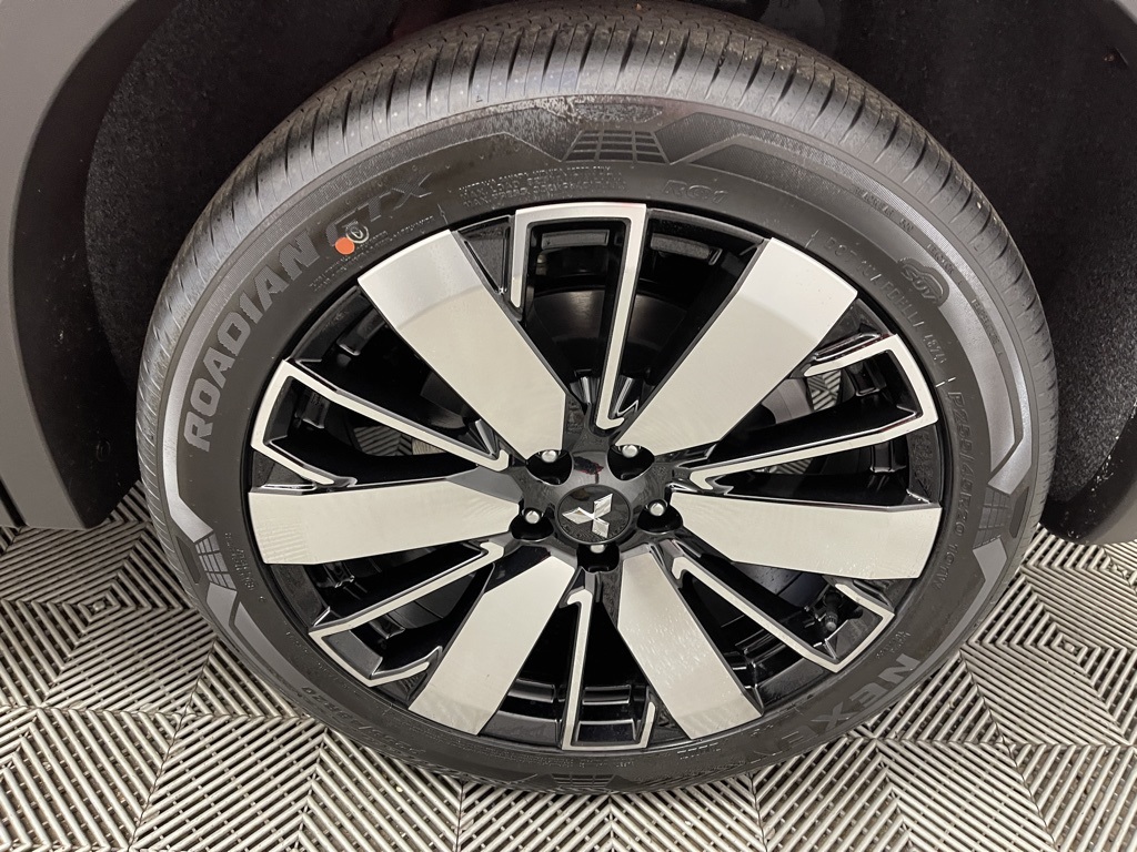 2025 Mitsubishi Outlander SE photo 31