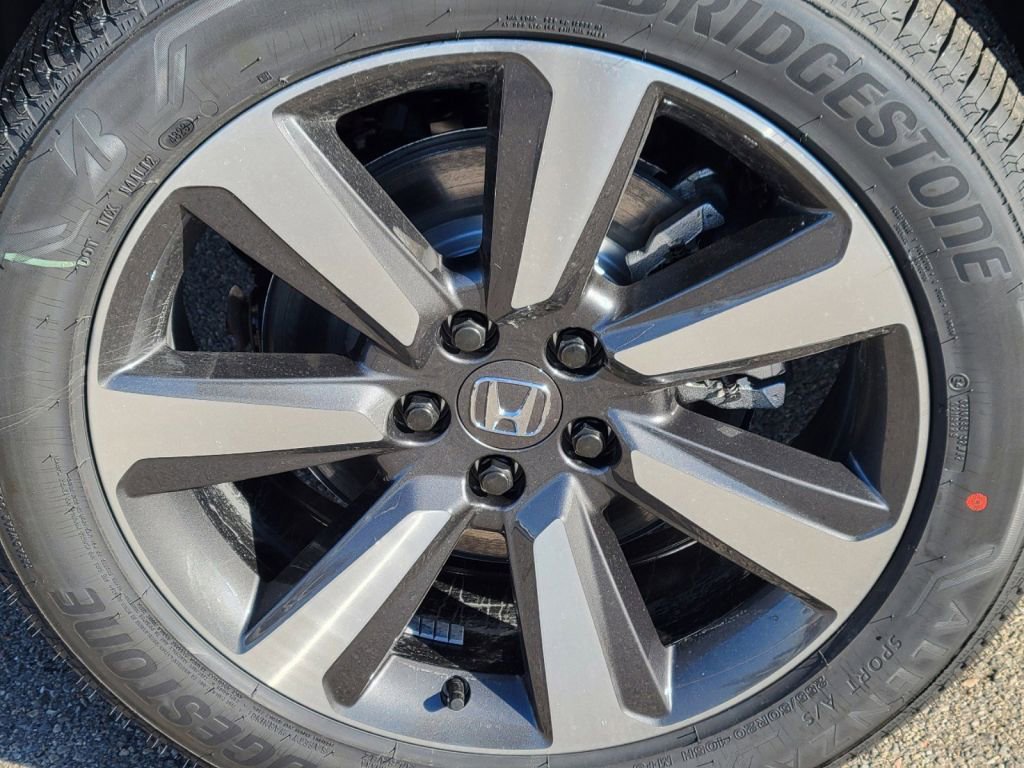 2025 Honda Pilot Touring photo 10