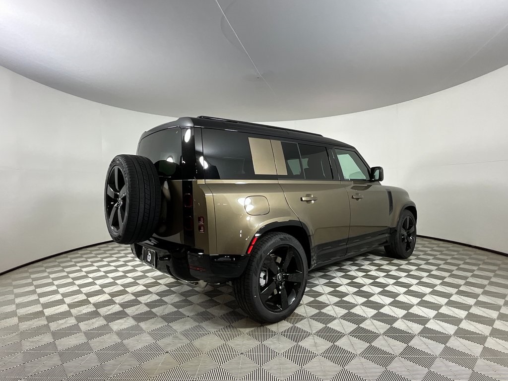 2025 Land Rover Defender 110 X-Dynamic SE photo 2