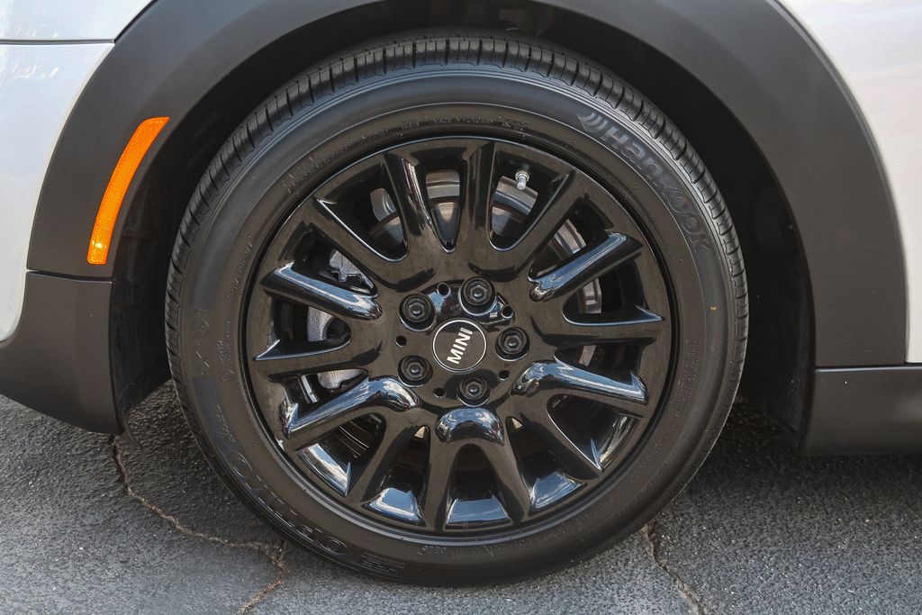 2021 Mini Cooper Signature Convertible photo 16