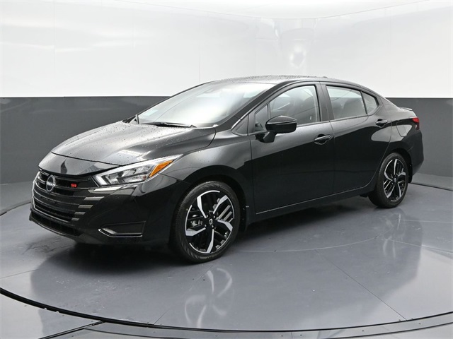 2025 Nissan Versa Sedan SR's photo