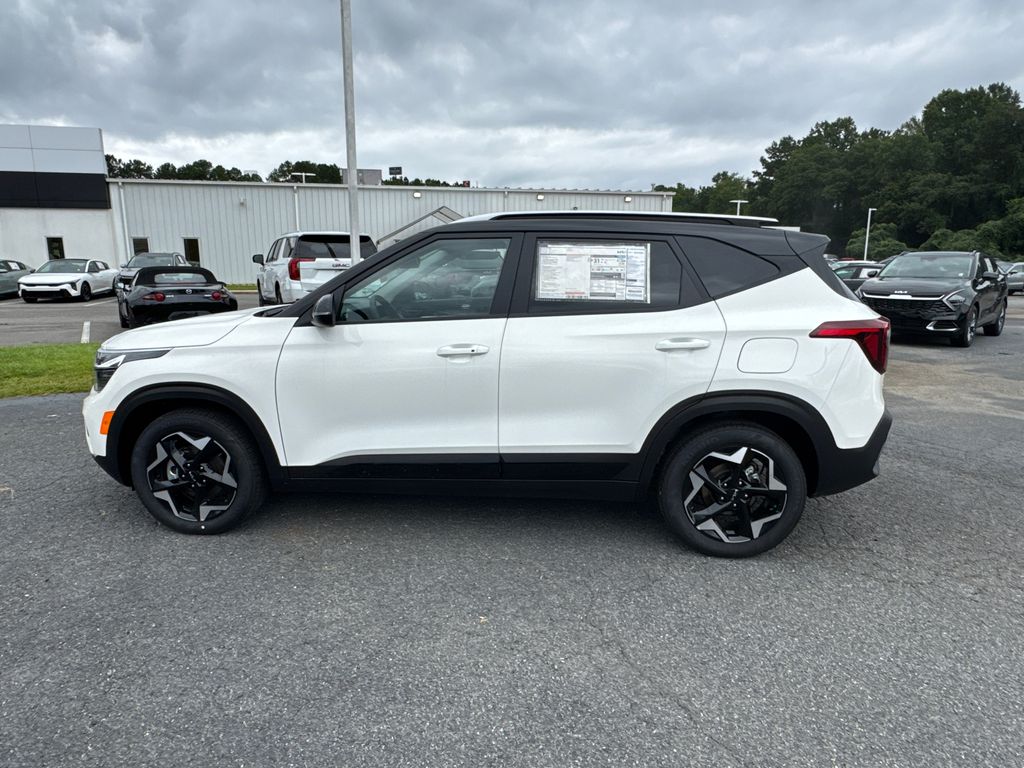 2025 Kia Seltos S photo 6