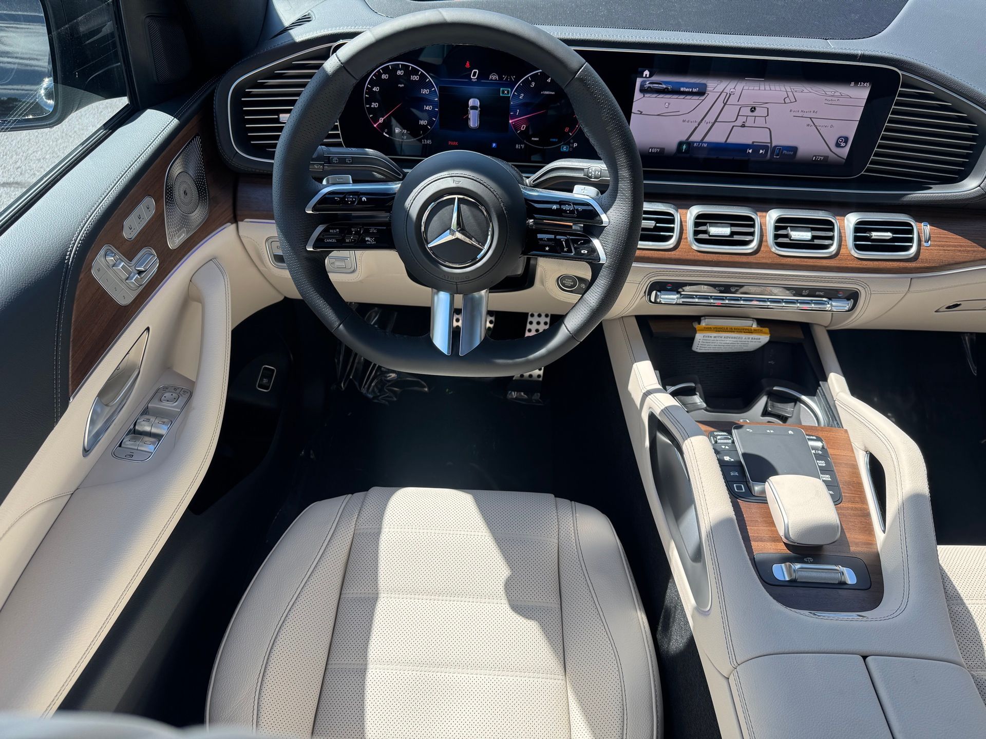 2026 Mercedes Benz GLS 580 4MATIC photo 3