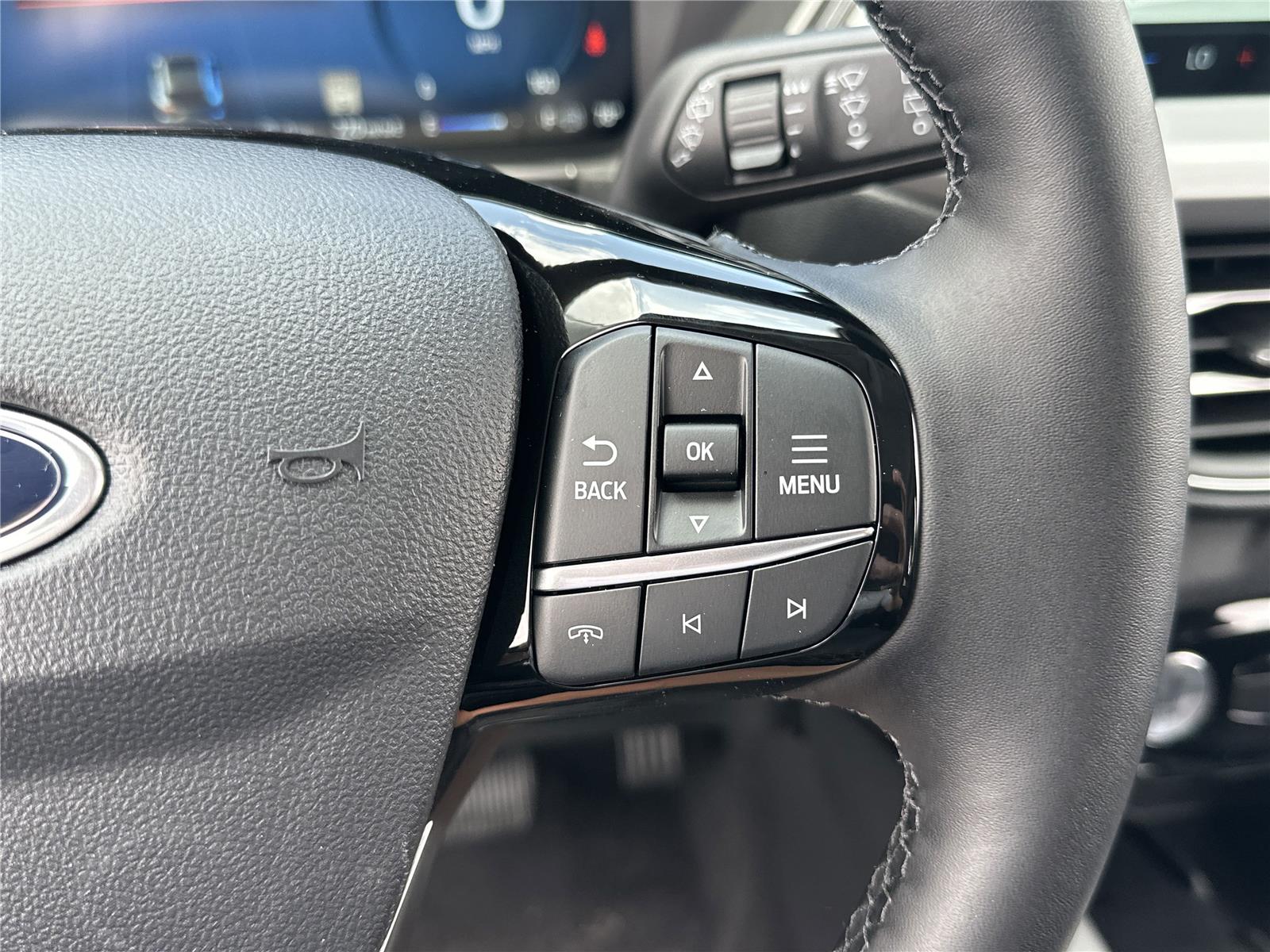2025 Ford Escape Plug-In Hybrid photo 12