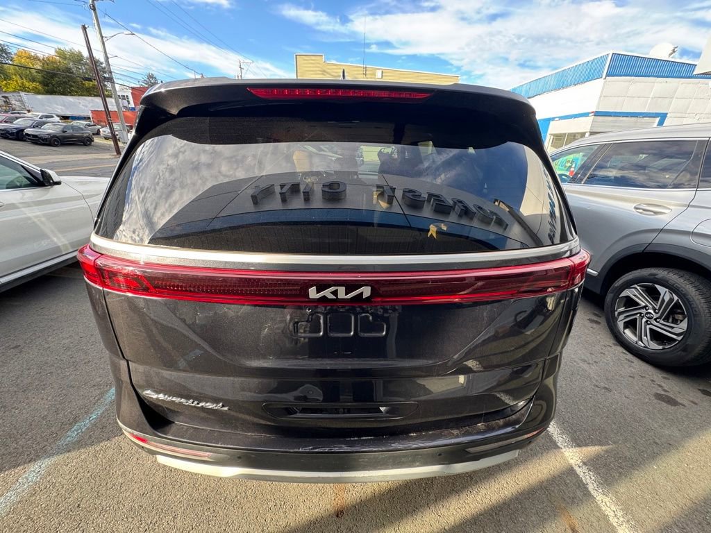 2022 Kia Carnival LXS photo 4