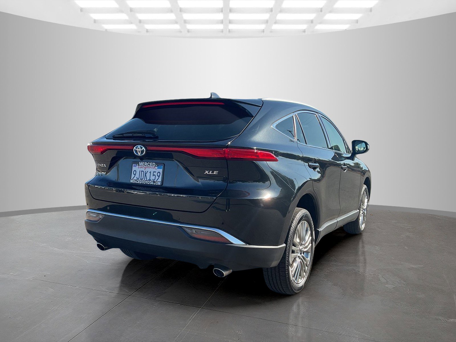 2023 Toyota Venza XLE photo 3