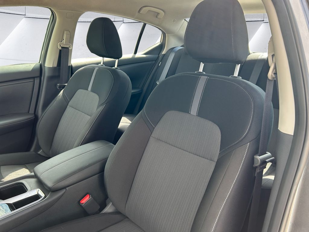 2025 Nissan Sentra SV photo 8