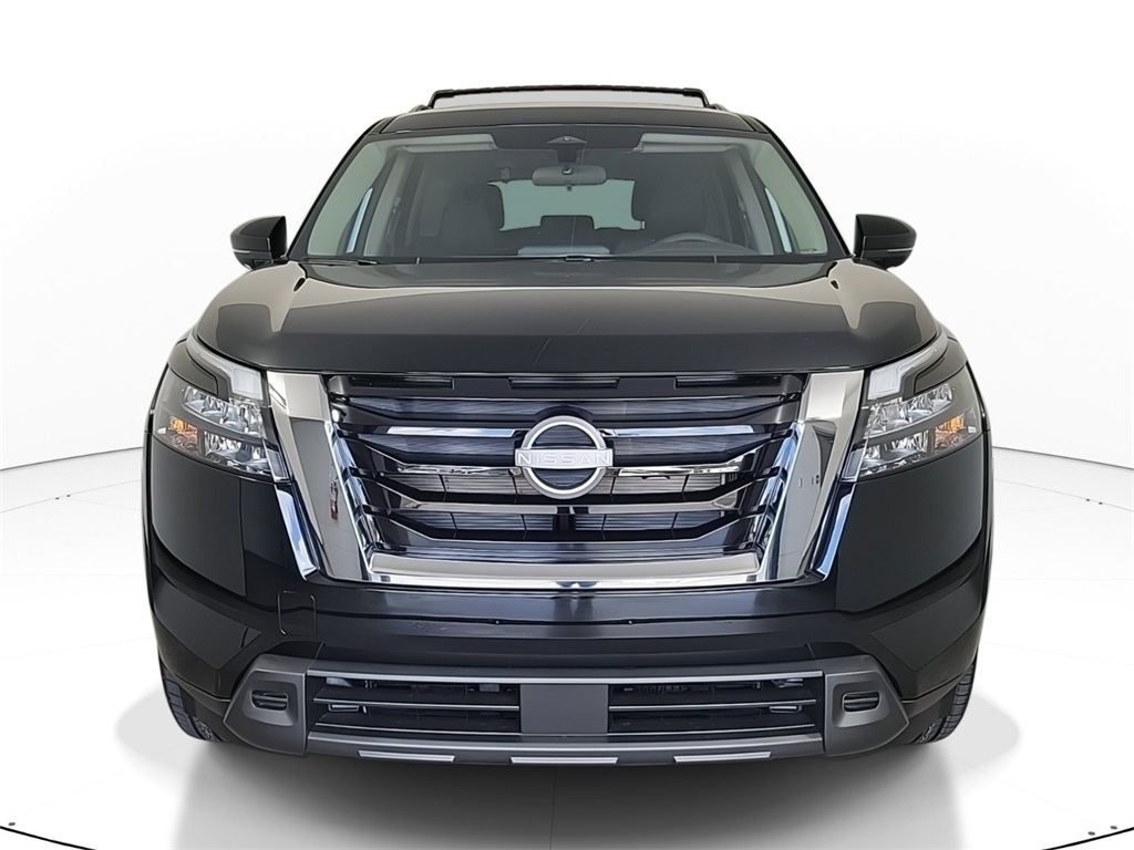 2025 Nissan Pathfinder SV photo 2