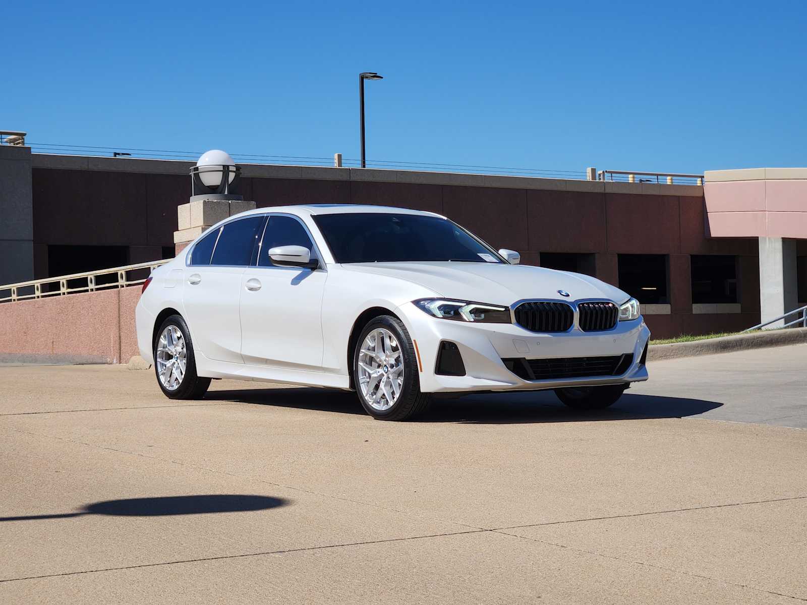 2025 Bmw 330i photo 2
