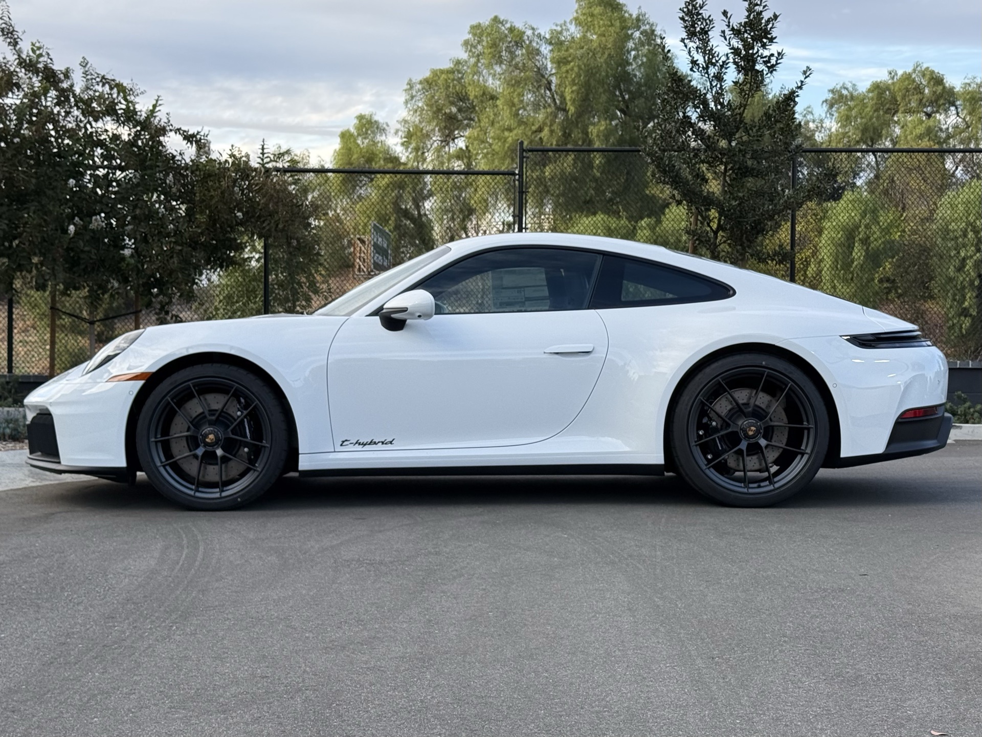 2026 Porsche 911 GTS photo 2