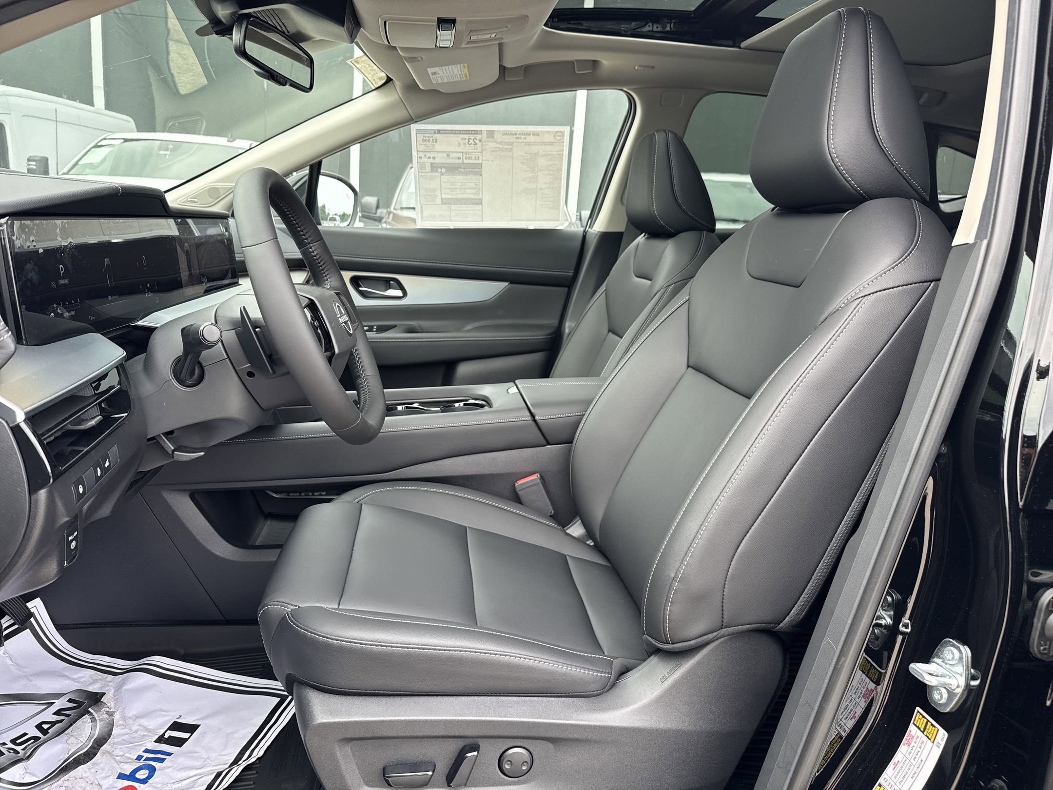 2025 Nissan Murano SL photo 2