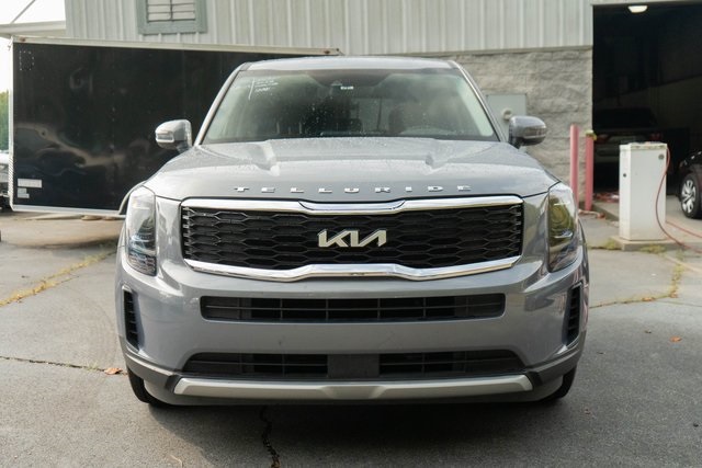 2022 Kia Telluride LX photo 2