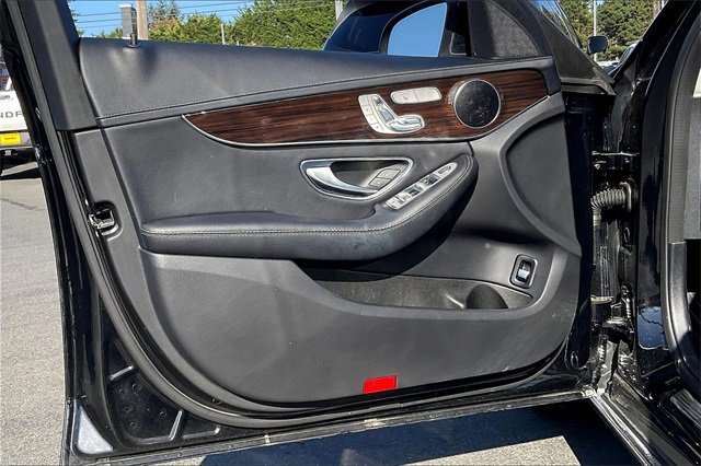 2017 Mercedes Benz C 300 4MATIC photo 19