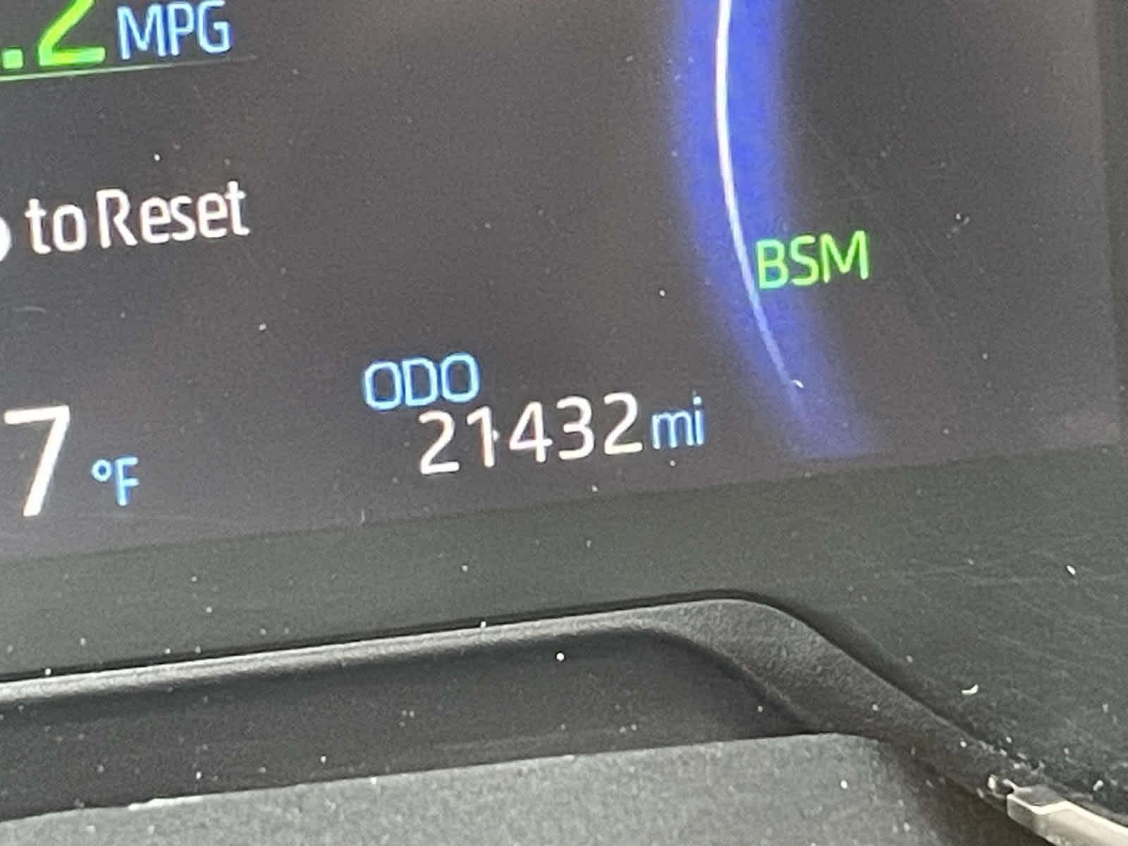 2024 Toyota RAV4 Hybrid XLE photo 29