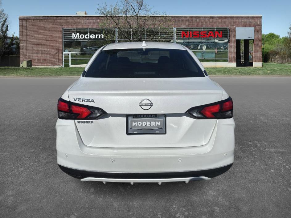 2025 Nissan Versa SV photo 3