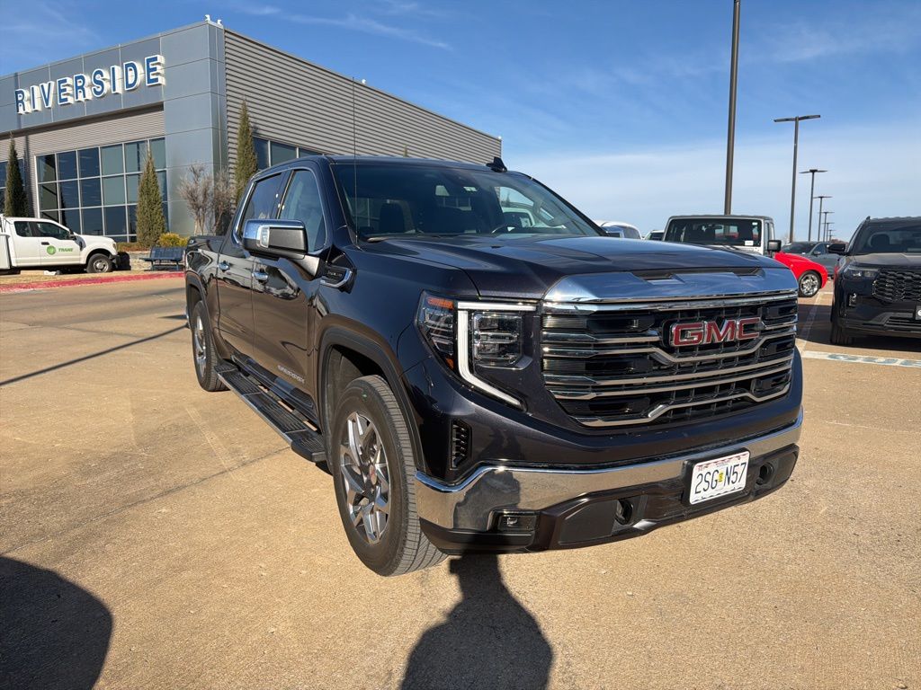 2022 GMC Sierra 1500 SLT's photo