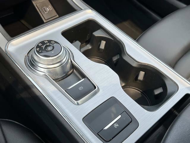 2022 Ford Edge SEL photo 25