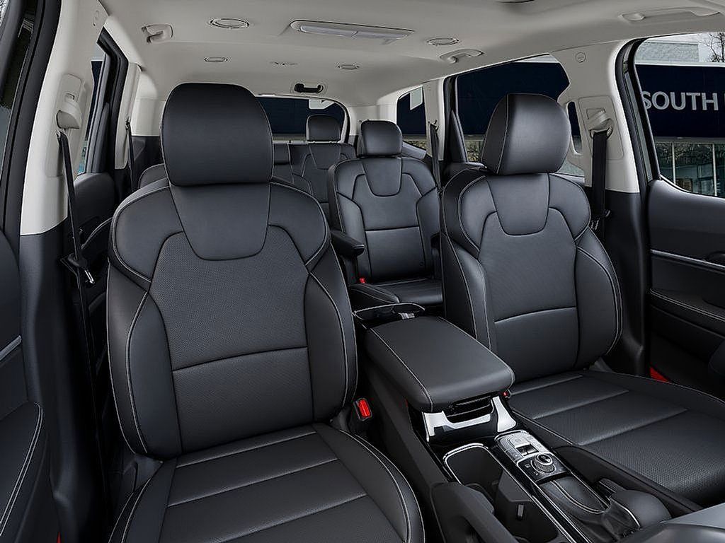 2025 Kia Telluride S photo 14