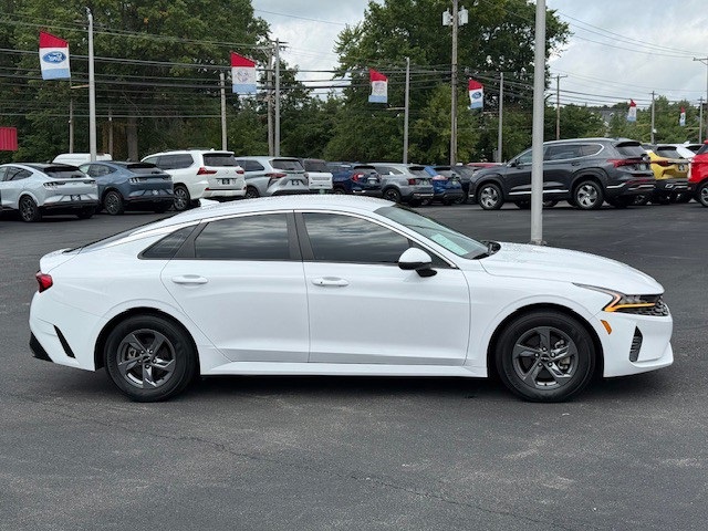 2023 Kia K5 LXS photo 2